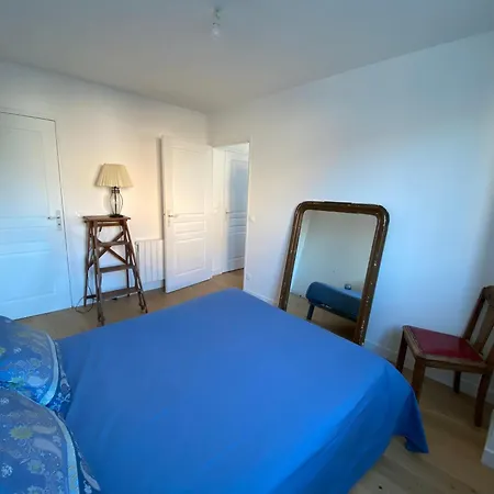 A La Maison