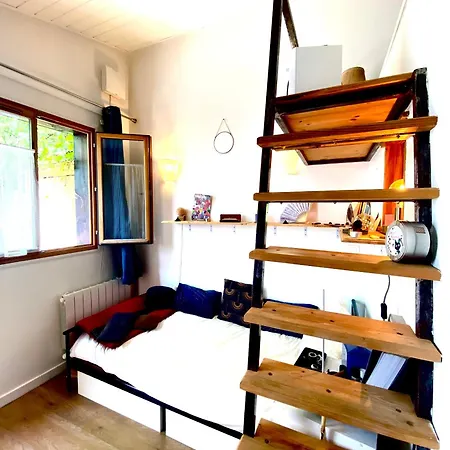A La Maison 蒙特勒伊